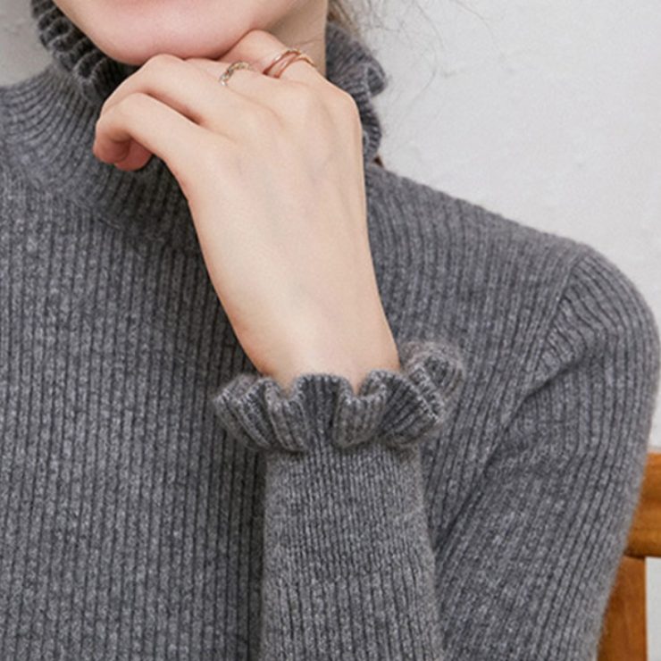 Cashmere Ribbed Knit Turtleneck Sweater with Ruffled Cuffs for Women - Gray