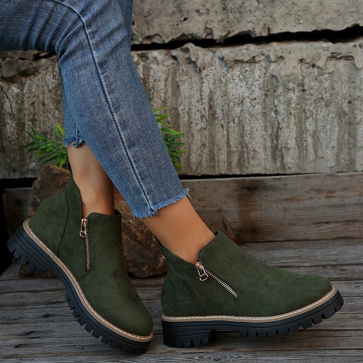Chunky Tread Ankle Boots with Side Zip for Women - Green