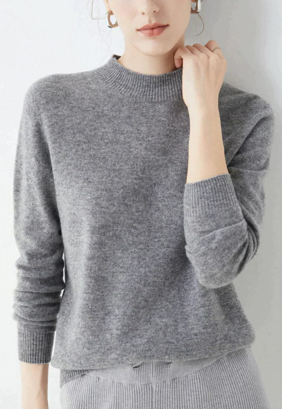 Crew Neck Cashmere Sweater for Women - Gray