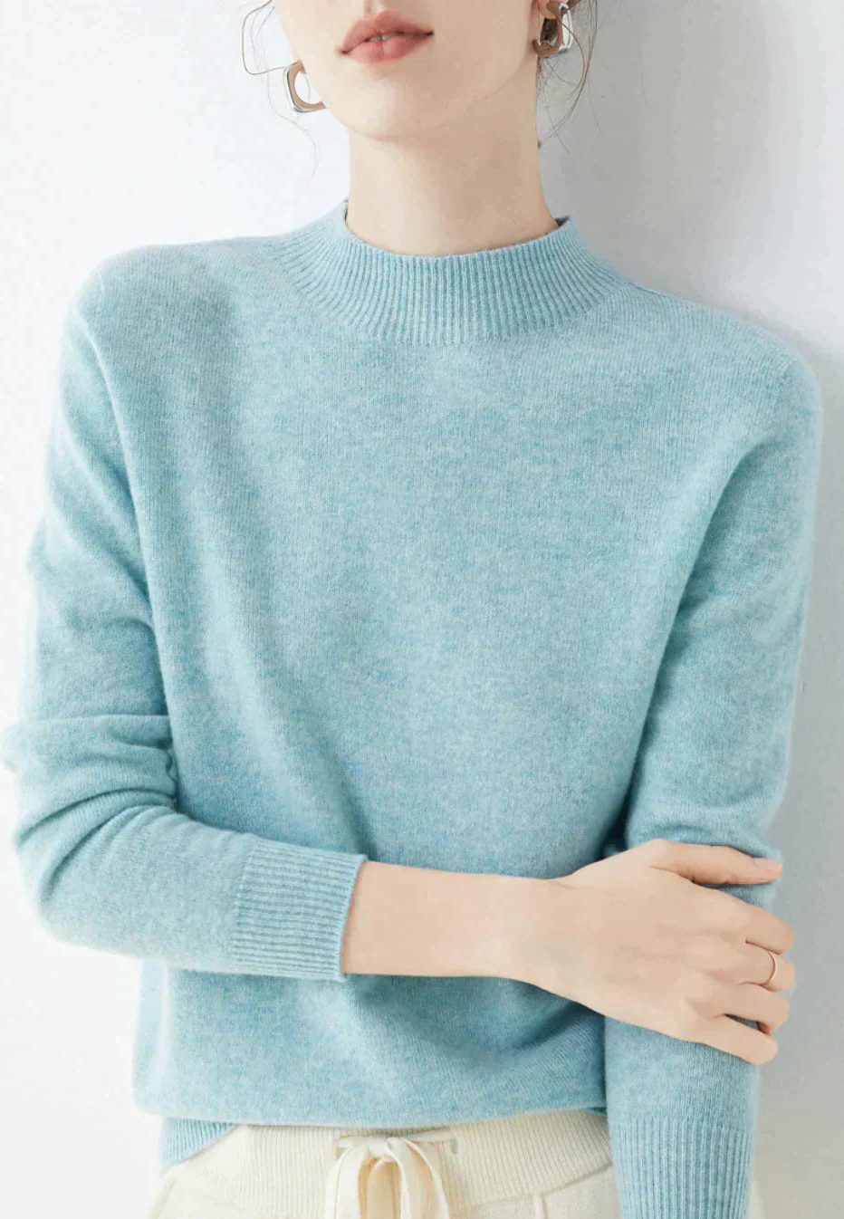 Crew Neck Cashmere Sweater for Women - Light Blue