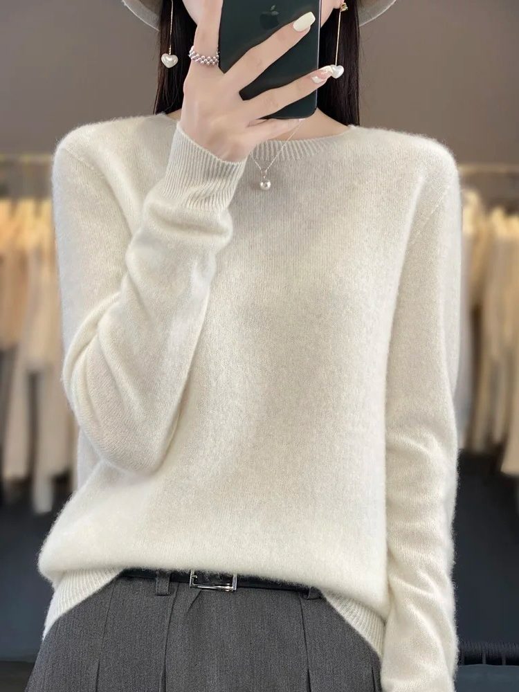 Ribbed Knit Crew Neck Sweater for Women - White