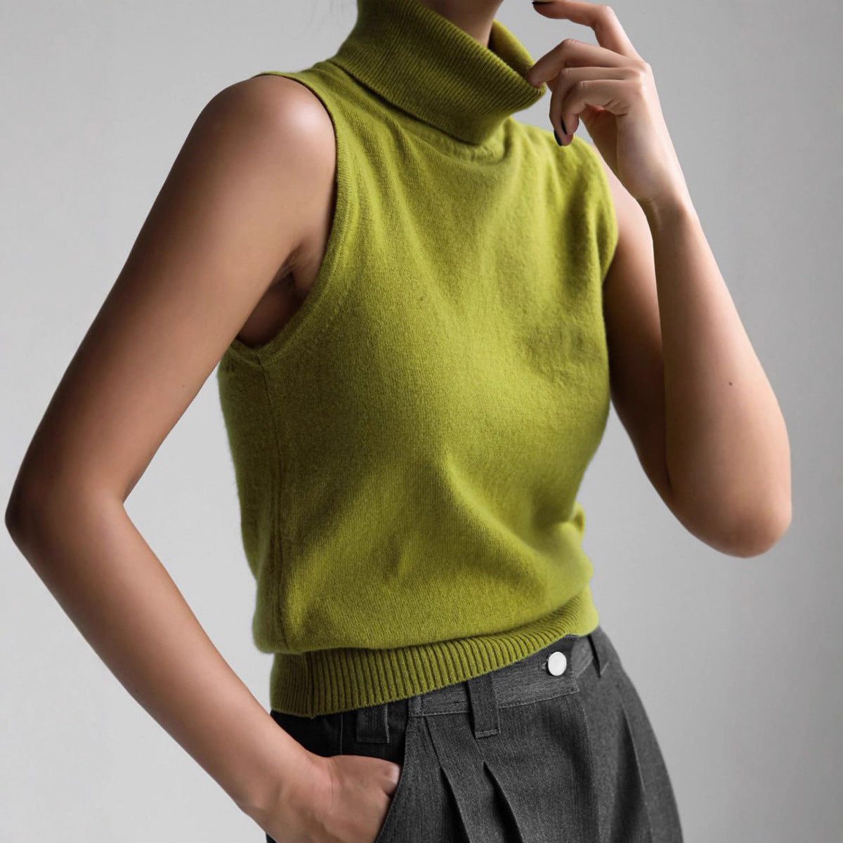 Sleeveless Roll Neck Knit Sweater for Women - Green
