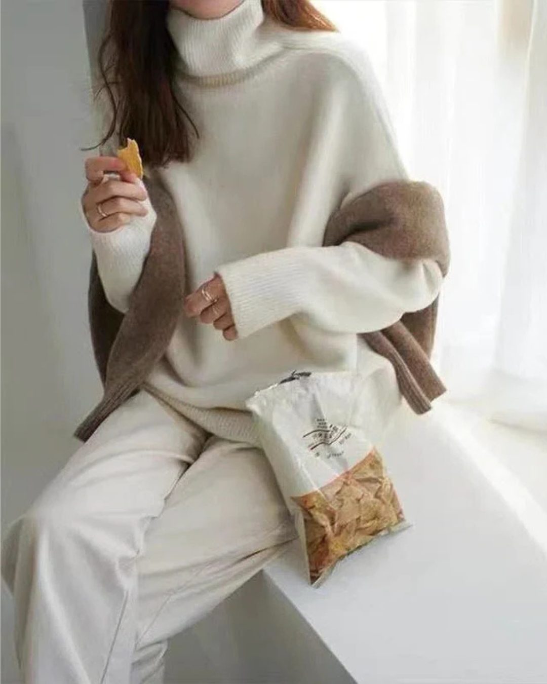 Wool Blend Turtleneck Sweater for Women - Weiß
