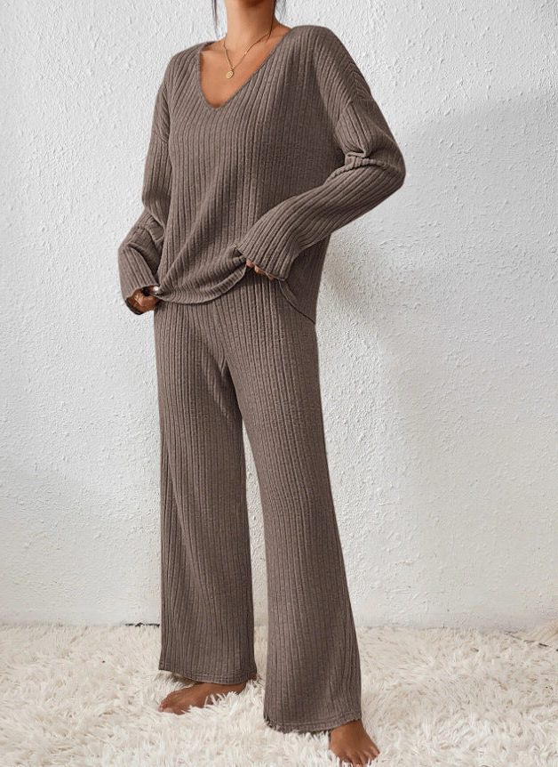 Wool Ribbed Knit V-Neck Jumper and Wide Leg Trousers Set for Women - View 11