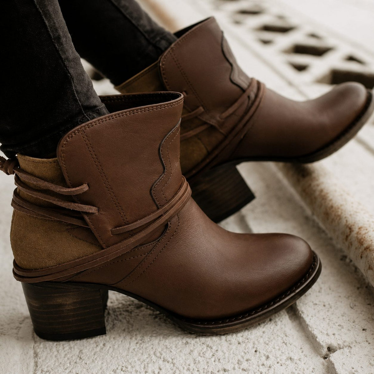 Wraparound Lace-Up Western Ankle Boots for Women - Brown